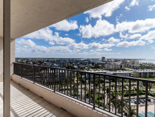 South end Marco Island Luxury Condo 3 month minimum